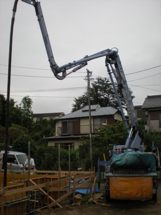 concrete%20crane.JPG
